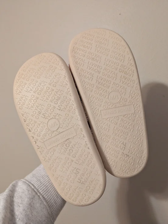 Living Royal Floral Bloom Slippers - M/L - Picture 9 of 9